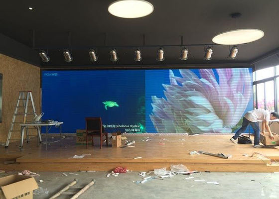 SMD P5 شاشة LED للخدمة الأمامية على الحائط 1R1G1B شاشة فيديو LED داخلية بالألوان الكاملة